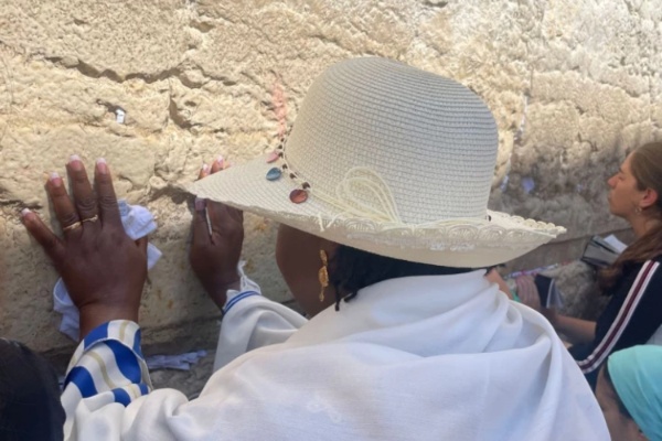 Pastor Dorcas Gachagua prays for Kenya at Jerusalem's Wailing Wall