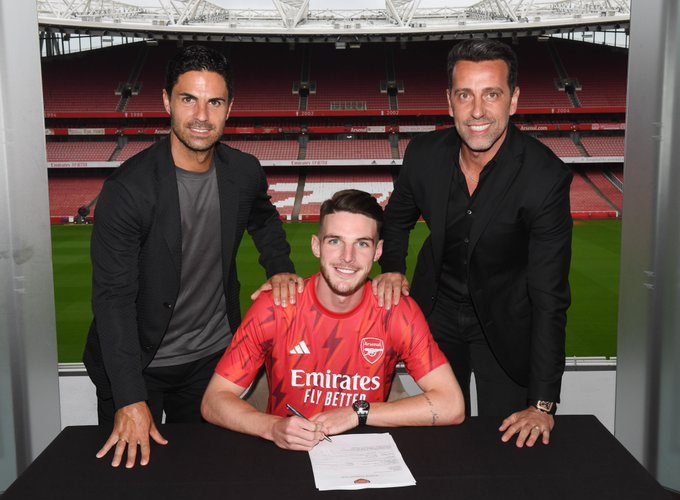 Declan Rice signs for Arsenal from West Ham United. PHOTO/(@Arsenal)/Arsenal/ Twitter.