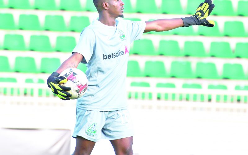 Gad Mathews Gor Mahia fc Golie calm down during CAF Match past APR of Rwanda-David Ndolo