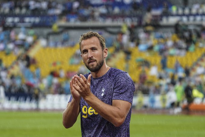 Kane: Bayern Munich submit final bid for Tottenham and England striker