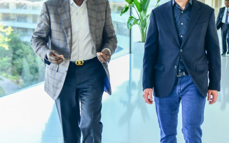 President William Ruto with Apple CEO Tim Cook