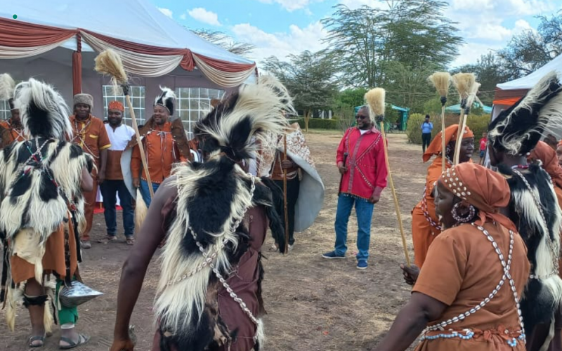 An entertainment group entertains guest. PHOTO/Christine Musa