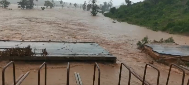 Floods leave Mtwapa/Kilifi road impassable