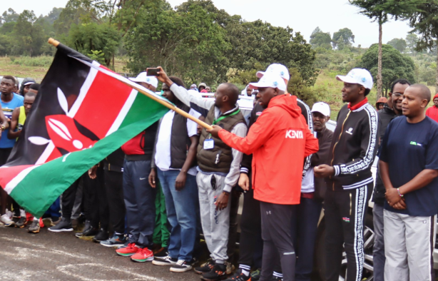 Road CS Kipchumba Murkomen flags off Chemusus Hal Marathon in Eldama Ravine. PHOTO/Mozzart Kenya