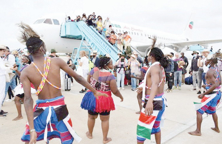 Dancers entertain tourists. PHOTO/Print