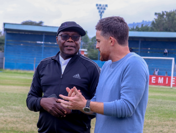 Gor Mahia chairman Ambrose Rachier and head coach Johnathan McKinstry. PHOTO/(@gormahiafcke)/X