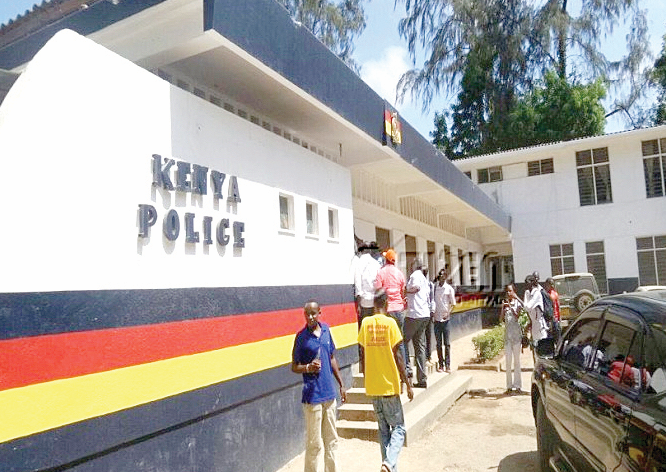 An view of the entrance at the Central Police Station, Nairobi. PHOTO/Print