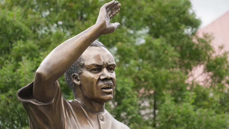 Julius Nyerere: Former Tanzanian leader honoured with statue at AU headquarters