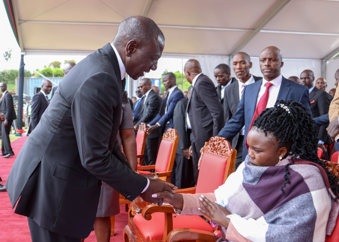 Ruto promises 2nd house, Ksh5M and job for Kelvin Kiptum’s widow