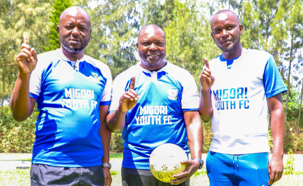 Migori Youth new coach Sammy Okoth alongside team management. PHOTO/Migori Youth/Facebook