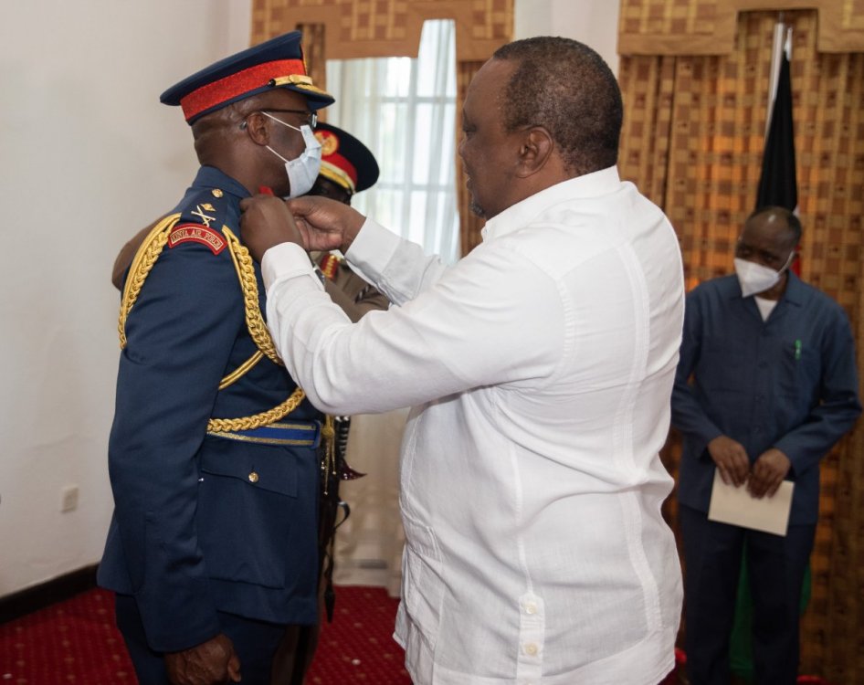 Uhuru, Raila lead high-ranking Kenyans in mourning General Ogolla