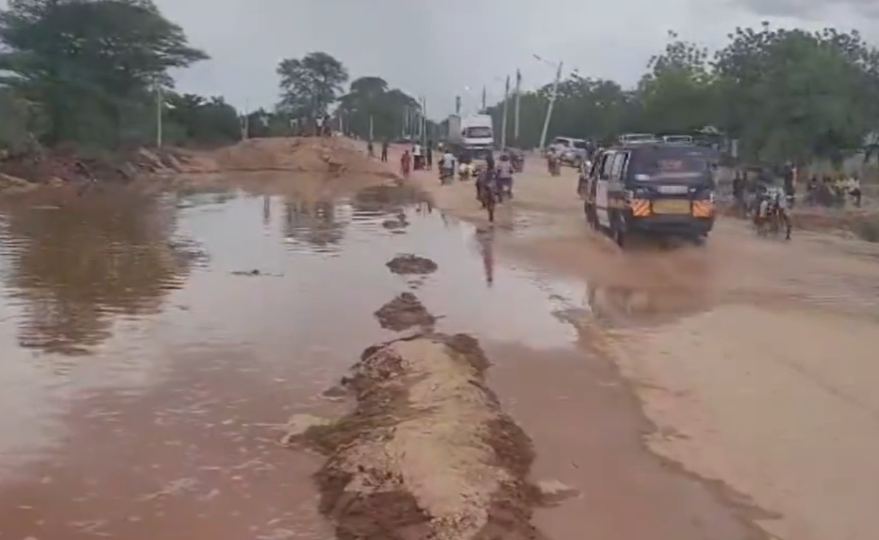 KeNHA reopens Nairobi-Garissa Road as flood waters subside