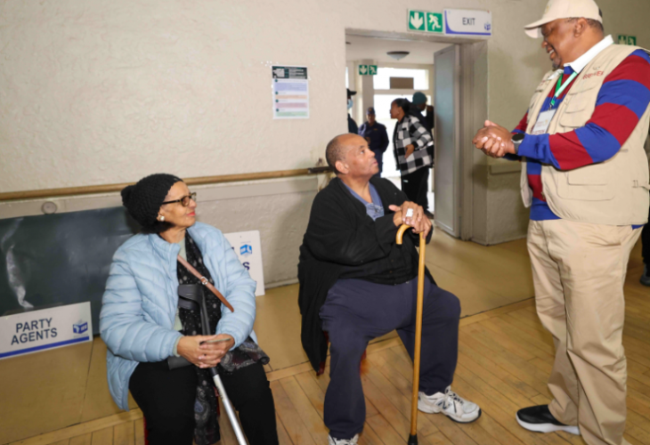 Former President and the head of the AUEOM Uhuru Kenyatta at a polling station in South Africa. PHOTO/@4thPresidentKE/X
