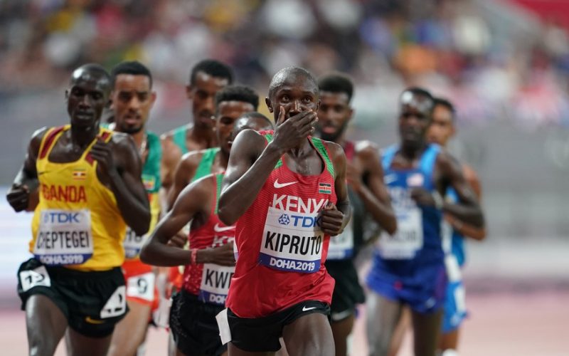 Rhonex Kipruto (front) of Kenya competes during the men's 10,000m at the 2019 IAAF World Championships in Doha. PHOTO/Xinhua/Jia Yuchen