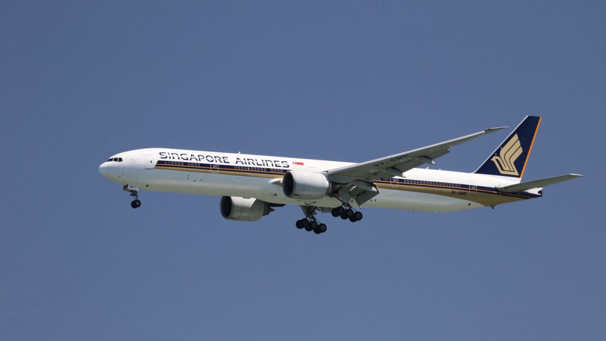 Singapore Airlines suspends hot beverages onboard after tragic accident
