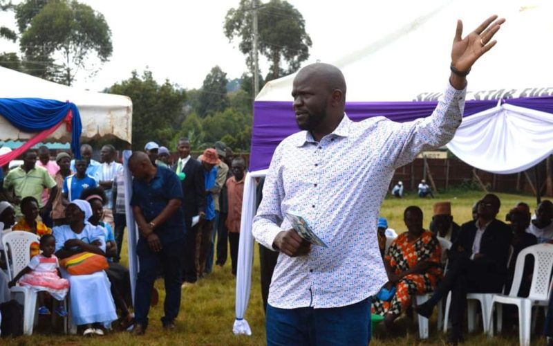 Luanda MP Dick Maungu addressing the public. PHOTO/@dickmaungu/X