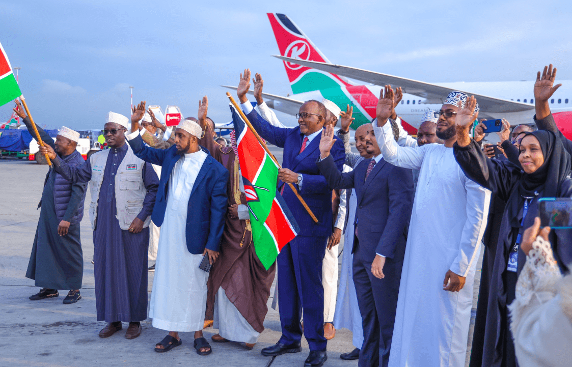 Duale praises Immigration for speedy passport processing of 300 Hajj pilgrims