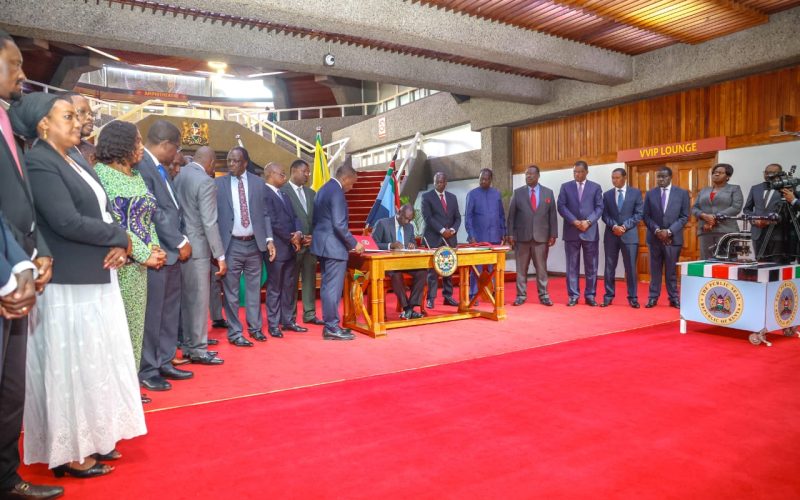 DP Rigathi Gachagua, President William Ruto and former PM Raila Odinga at KICC on Tuesday, July 9, 2024. PHOTO/@rigathi/X