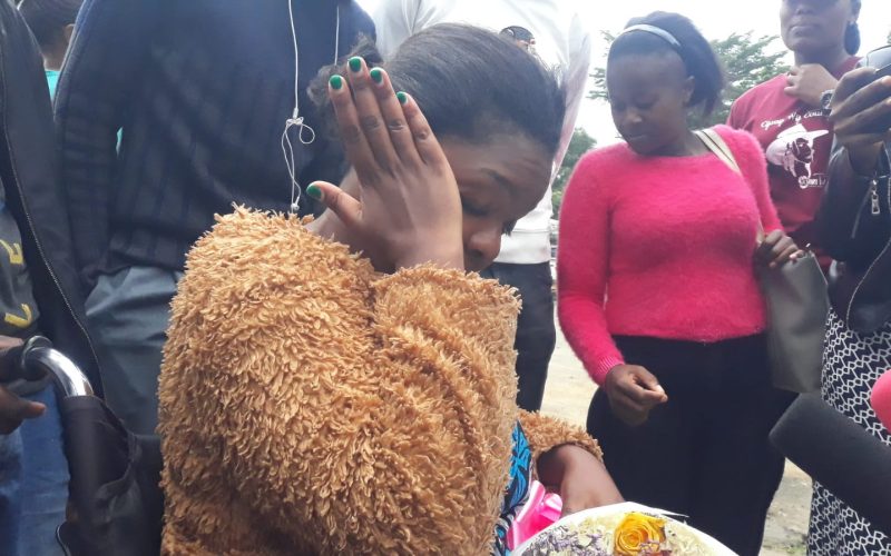 Kameme TV reporter Catherine Wanjeri speaking to journalists after being discharged from hospital. PHOTO/Elijah Cherutich