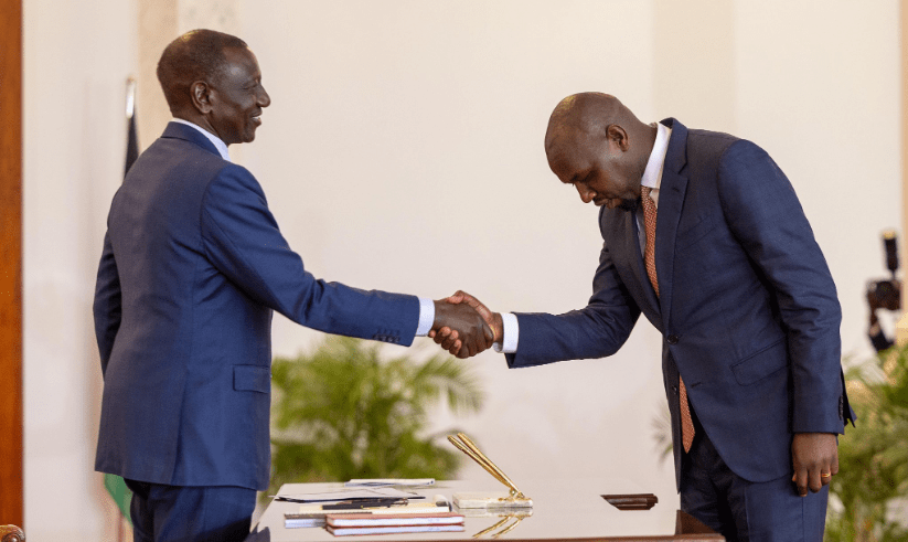 Ministry of Youth Affairs, Creative Economy, and Sports CS Kipchumba Murkomen shakes hand with President William Ruto. PHOTO/ @kipmurkomen/X