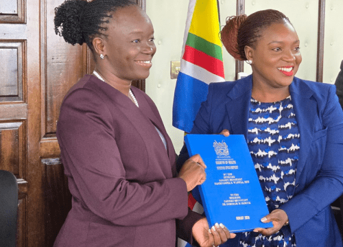 Former Health CS Susan Nakhumicha hands over the docket to CS Deborah Mlongo Barasa on Thursday, August 29, 2024. PHOTO/@MOH_Kenya/X