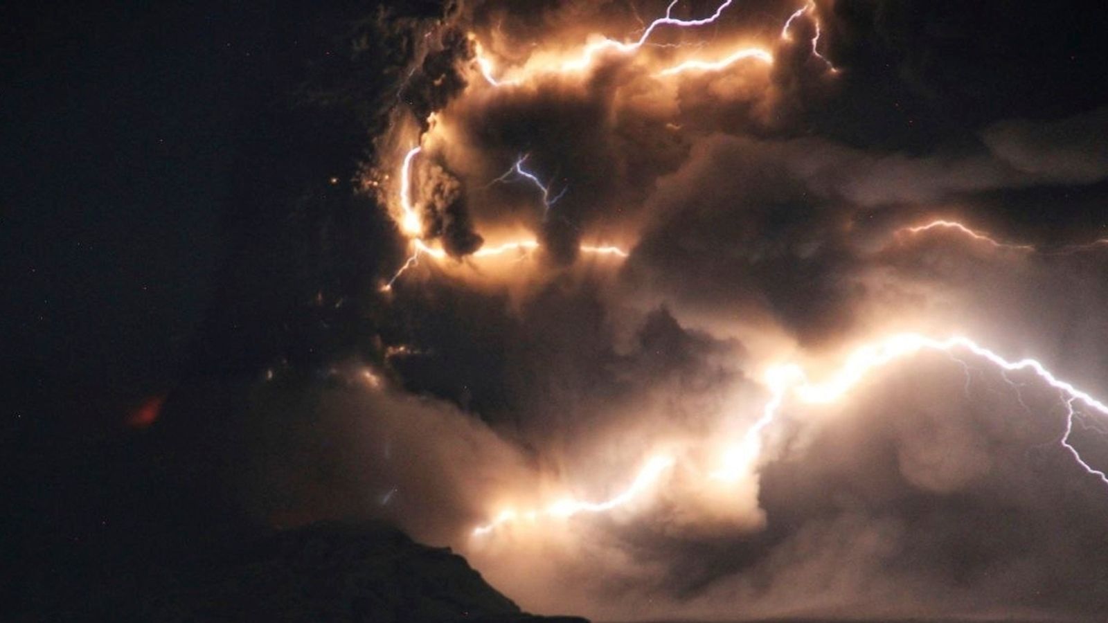 Lightning from the Shiveluch volcano. Pic: Institute of Volcanology and Seismology/Russian Academy of Sciences