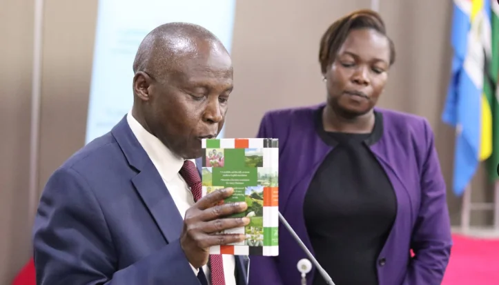 A member of the National Working Committee on Review of the New University Education Funding Model takes oath. PHOTO/@Kenyajudiciary/X