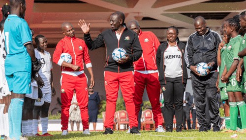 President William Ruto with Junior Starlet players on Wednesday September 18, 2024. PHOTO/@WilliamsRuto/X