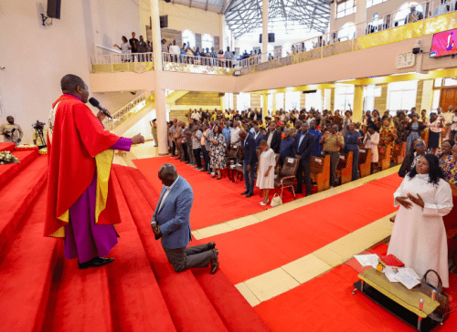A Bishop praying for Deputy President Rigathi Gachagua during a church service in Meru County on Sunday September 29, 2024. PHOTO/@rigathi/X