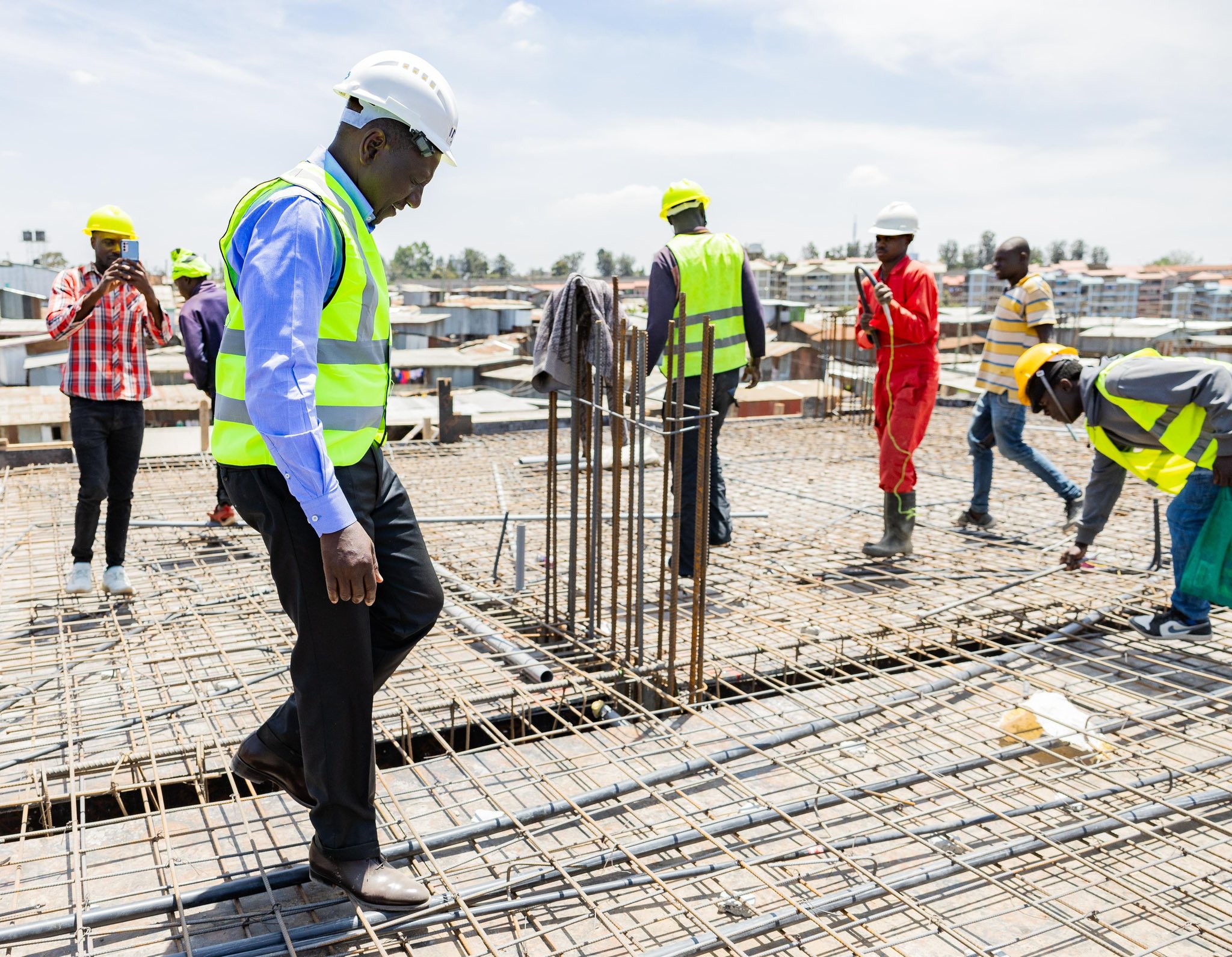 President William Ruto inspecting the ongoing construction of the Kibera Soweto East Affordable Housing Project on Monday, September 9, 2024. PHOTO/@WilliamsRuto/X