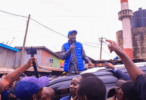 Wiper Party leader Kalonzo Musyoka addressing Soweto residents in Kibra, Nairobi County, on Wednesday, September 25, 2024. PHOTO/@skmusyoka/X
