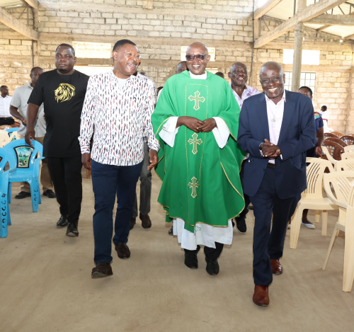 National Assembly Speaker Moses Wetang'ula joins the faithful at Chebukwa Catholic Church in Bungoma County on Sunday, September 15, 2024. PHOTO/@HonWetangula/X