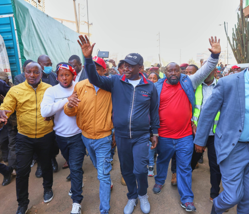 DP Rigathi Gachagua in company of other leaders in Marikiti market. PHOTO/https://www.facebook.com/DPGachagua