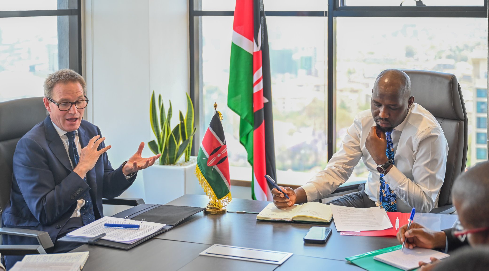 Sports Cabinet Secretary Kipchumba Murkomen during his meeting with the United Kingdom High Commissioner to Kenya, Neil Wigan. PHOTO/@kipmurkomen/X