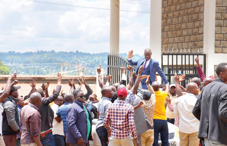 Nyamira County Assembly Speaker Enock Okero is blocked from entering the Assembly precincts yesterday. He was suspended last week for gross misconduct. PHOTO/Evans Nyakundi