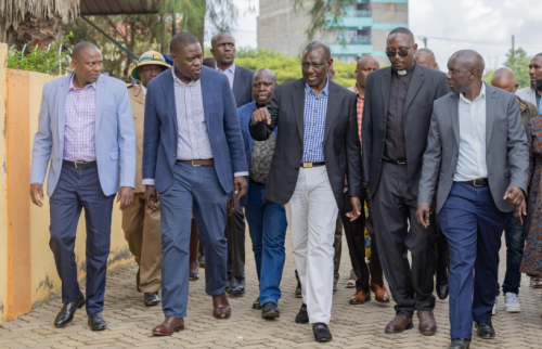 President William Ruto accompanied by Nairobi Governor Johnson Sakaja and Kikuyu MP Kimani Ichung'wah on Sunday November 17, 2024. PHOTO/@WilliamsRuto/X