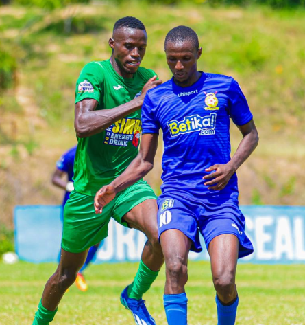 Kenya Police FC player Kenneth Muguna playing the ball in an encounter against Bidco United on December 11, 2024. PHOTO/@kenyapolicefc/X