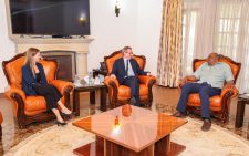 Uhuru meets UK High Commissioner, new US Charge de’Affaire at his Gatundu home