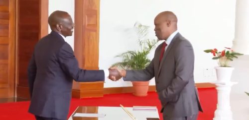 President William Ruto greating Trade Cabinet Secretary Lee Kinyanjui after taking oath of office on Friday January 17, 2025. PHOTO/ Screengrab by PD Digital/https://www.facebook.com/williamsamoei/videos/1106921567788049/