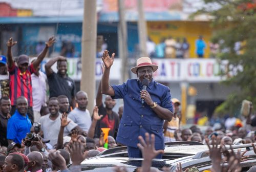 President William Ruto acknowledges residents during his tour of Kakamega County on January 20, 2025. PHOTO/@WilliamsRuto/X