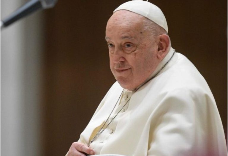 Pope Francis, stable in hospital, thanks well-wishers for support