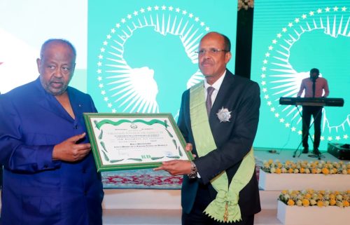 Djibouti's President  Ismail Omar Guelleh honouring Mahmoud Ali on Thursday, February 27, 2025. PHOTO/@ymahmoudali/X