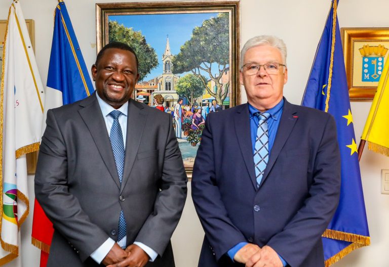 Salim Mvurya with Mayor Frédéric Vigouroux during the graduation of 12 Kenyan coaches under the House of Coaches project in Miramas, France, on May, 2025. PHOTO/@Waziri_Mvurya/X