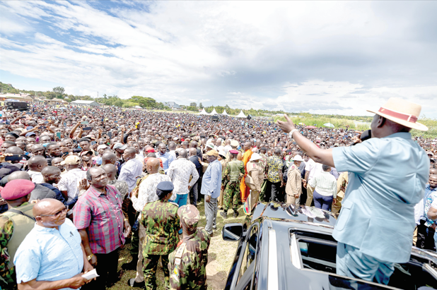 President William Ruto addresses residents of Muhuru Bay. PHOTO/Print