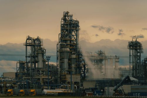 Image of an oil plant. Image used for illustration purposes only