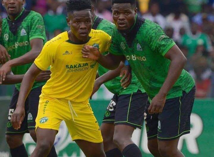 Benson and Duncan Omalla jostling for position during the FKF Cup final. PHOTO/https:/@Kenyan_Football/X