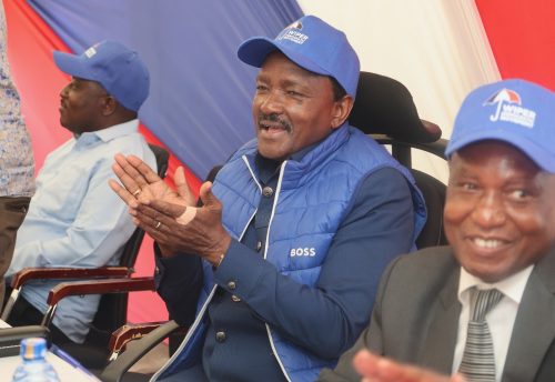 Kalonzo Musyoka during a meeting with Wiper asipirants. PHOTO/https://www.facebook.com/photo/?fbid=122246616152219859&set=pcb.122246617568219859