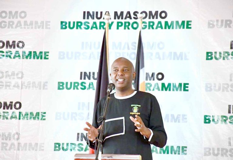 Murang’a Governor Irungu Kang’ata when he issued bursary checks to beneficiaries of the Inua Masomo scheme. PHOTO/Rebeccah Wangari