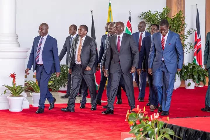 President William Ruto with CS Energy Opiyo Wandayi and other Siaya County Leaders at State House. PHOTO/PCS