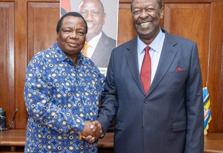francis Atwoli with Prime Cabinet Secretary Musalia Mudavadi. PHOTO//@MusaliaMudavadi/X